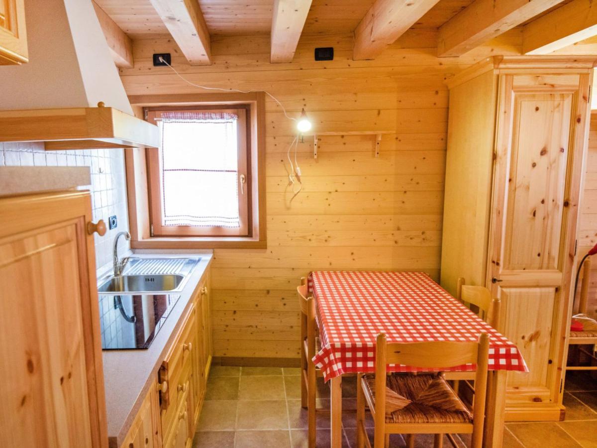 Apartment Albergo Diffuso - Cjasa De Barce-1 By Interhome 바르치스 외부 사진